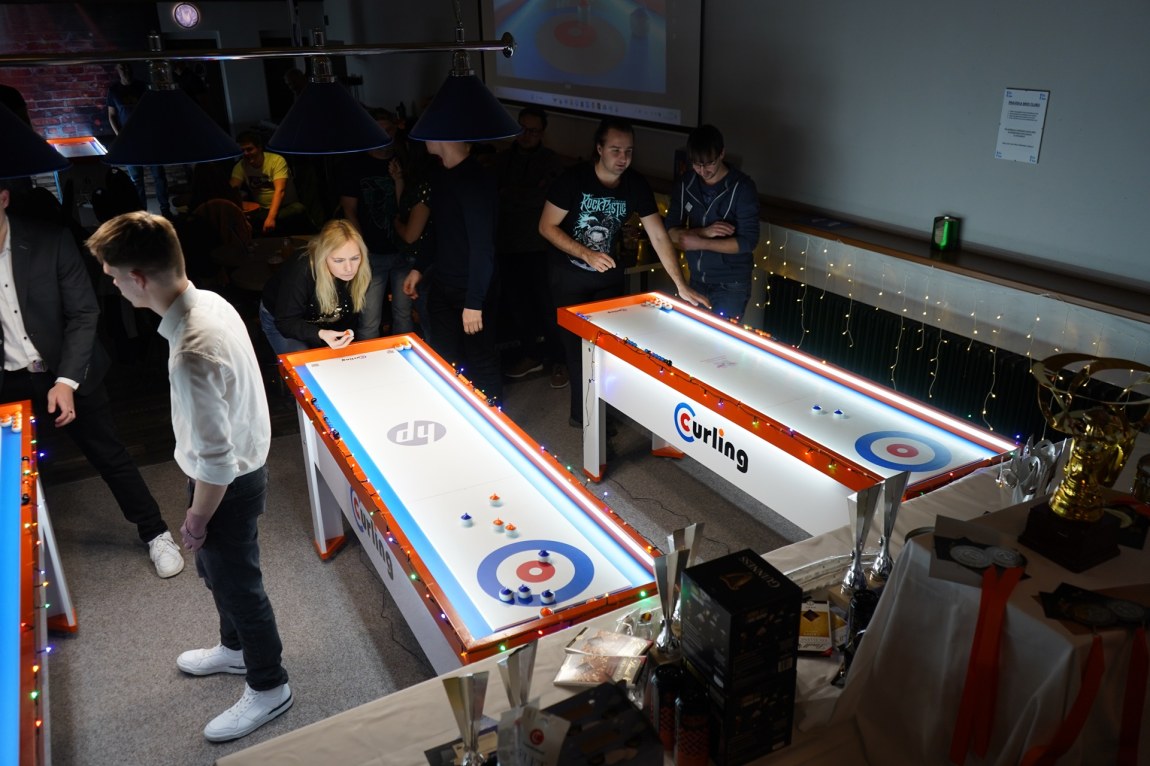 Stolní Curling